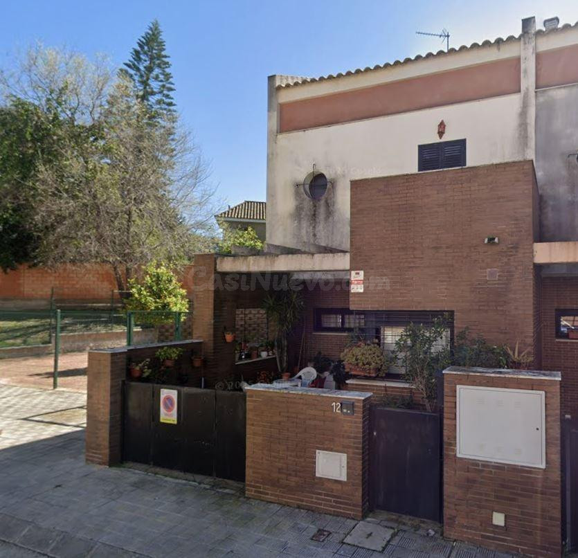 SE VENDE CASA ADOSADA OKUPADA SITUADA EN C/ del Progreso 12, Castilleja de la Cuesta (Sevilla)