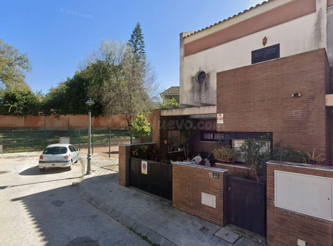 SE VENDE CASA ADOSADA OKUPADA SITUADA EN C/ del Progreso 12, - foto 2