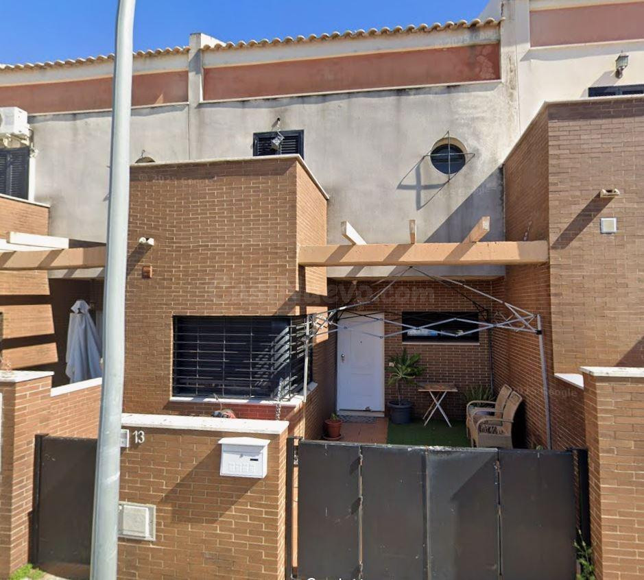 SE VENDE CASA ADOSADA OKUPADA EN C/ Cañada De Los Negreros 13, Castilleja de la Cuesta (Sevilla)