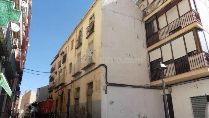 SE VENDE PISO OKUPADO EN Calle MARTINEZ MOLINA Nº 30 Jaén (Jaén)