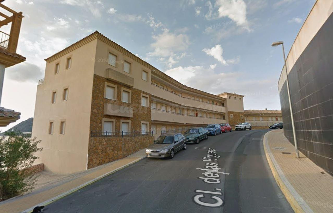 SE VENDE PISO OKUPADO EN Calle HIGUERA DE LA ENVIA Nº 82 Víc - foto 2