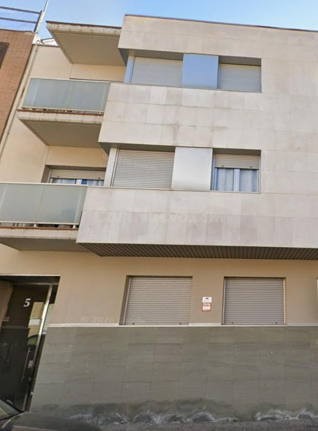 Se vende piso OKUPA en Calle Doctora Castells 5 de Alcoletge - foto 3