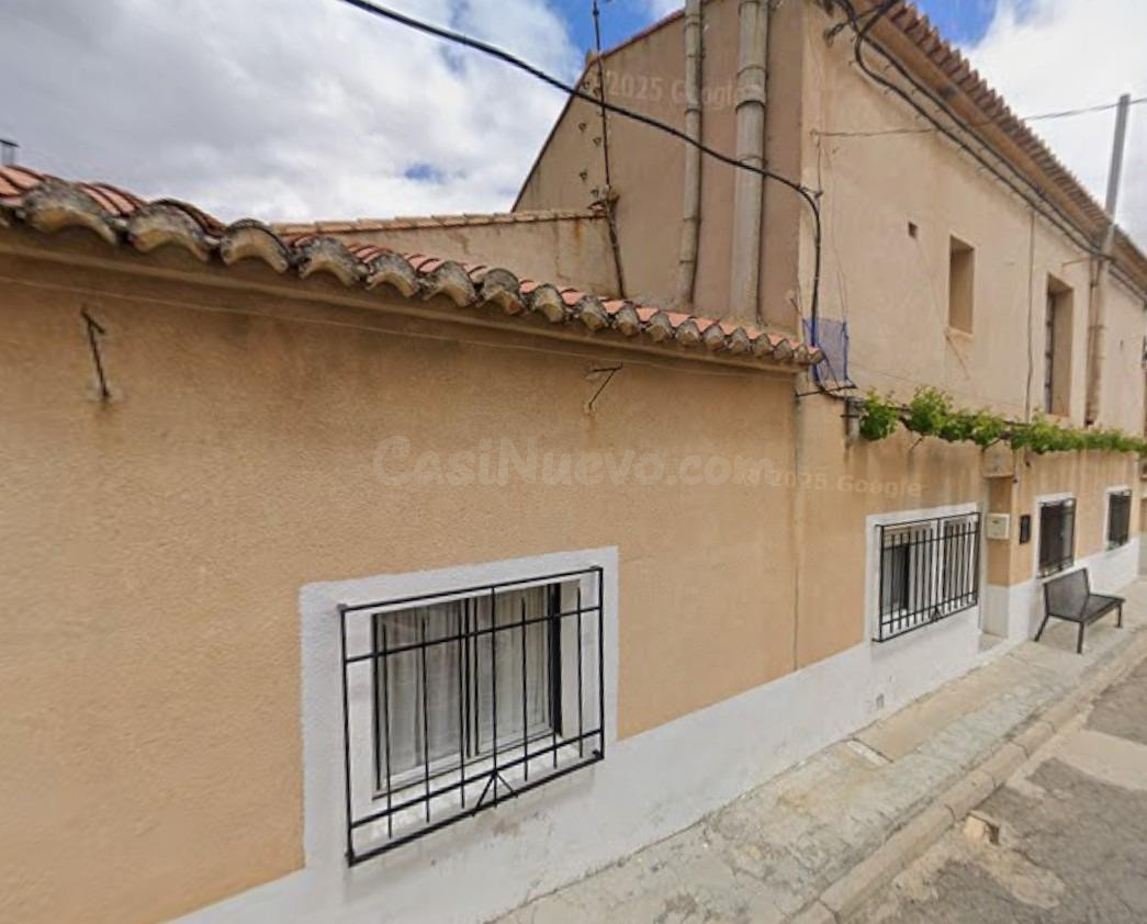 Se vende casa independiente OKUPA en Calle Huertos Cojos 15  - foto 2