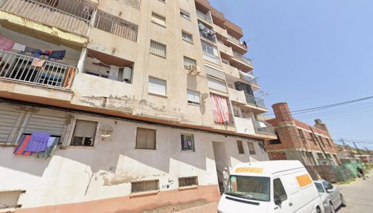 Se vende casa OKUPA en Calle Pianista Adolfo Olivares 10 de 