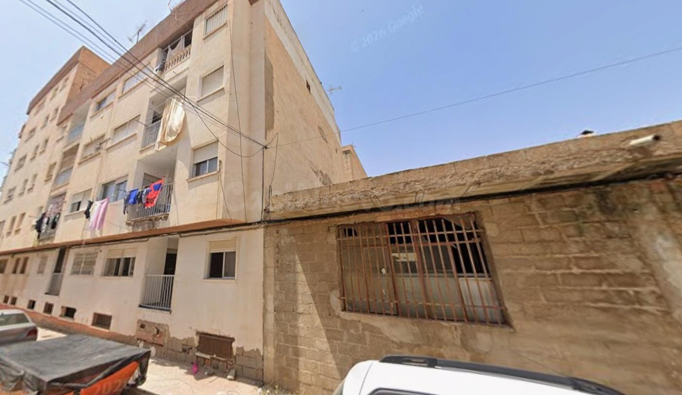 Se vende casa OKUPA en Calle Pianista Adolfo Olivares 10 de  - foto 2