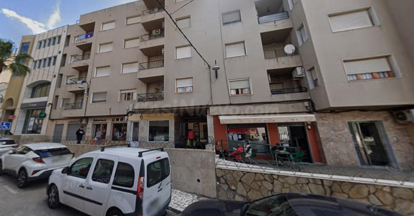 Se vende piso OKUPADO en García Lorca 60 de Macael, Almería. - foto 2