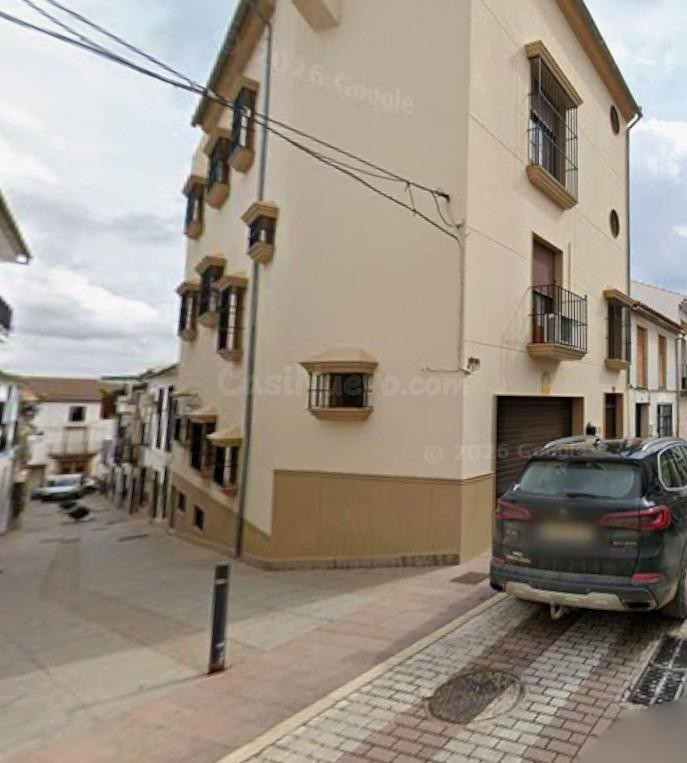 Se vende piso OKUPADO en Calle Enmedio 18 de Alameda, Málaga.