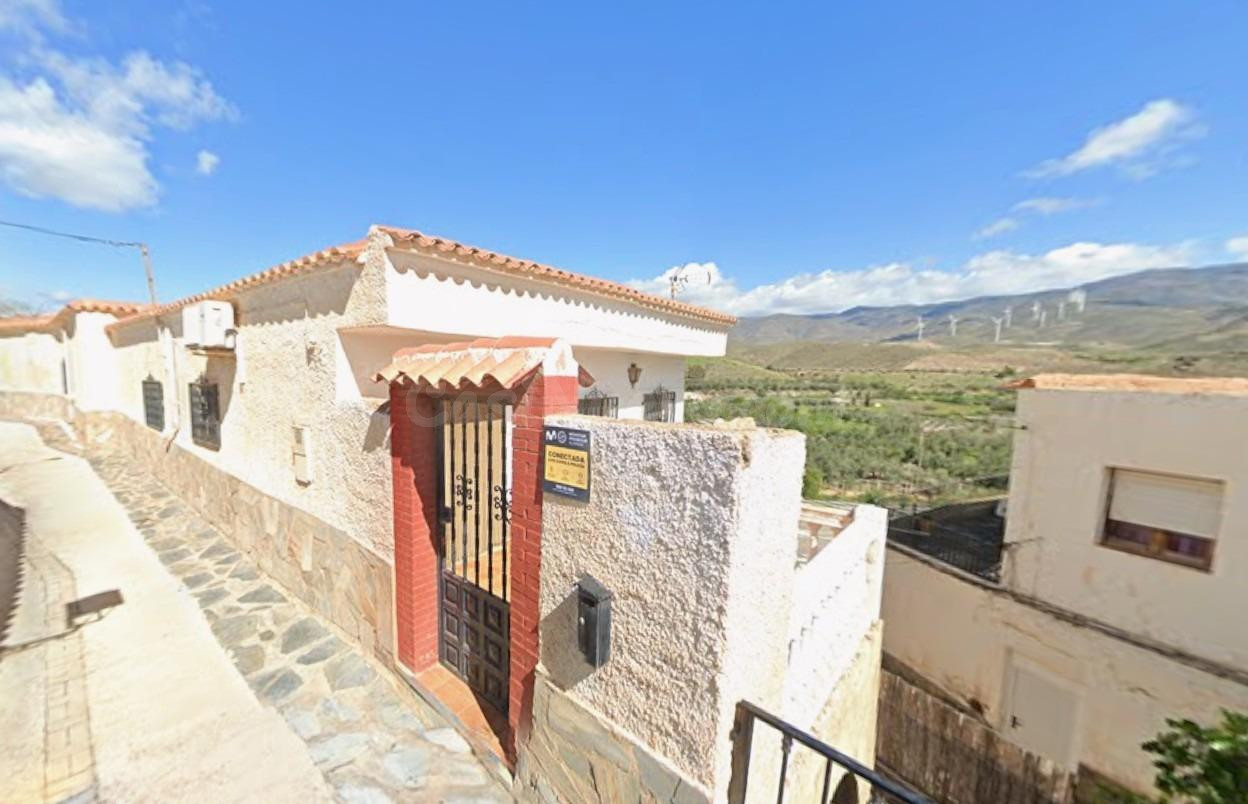 Se vende casa OKUPADA en Calle Carretera 25 de Las Tres Vill - foto 3