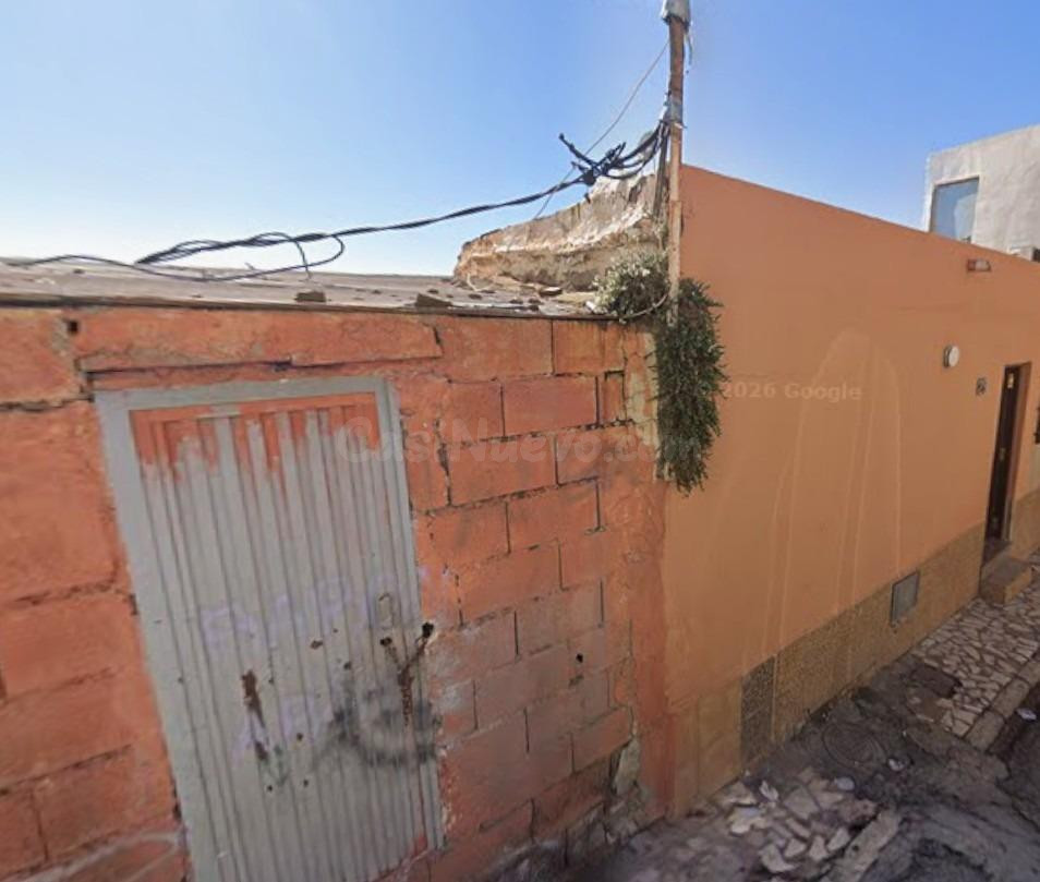 Se vende casa OKUPADA en Calle Jábega 27 de Almería, Almería - foto 2