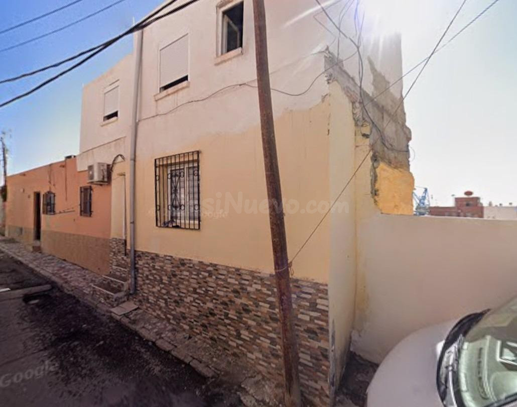 Se vende casa OKUPADA en Calle Jábega 27 de Almería, Almería - foto 3