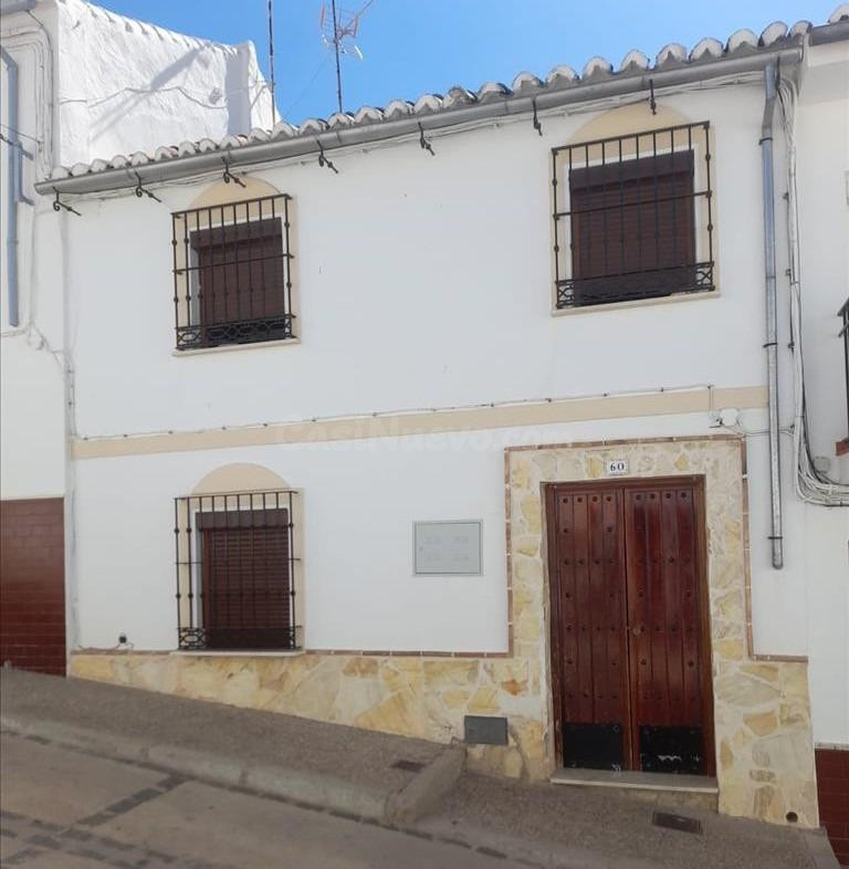 Se vende piso OKUPADO en Calle Obispo 60 de Antequera, Málaga.