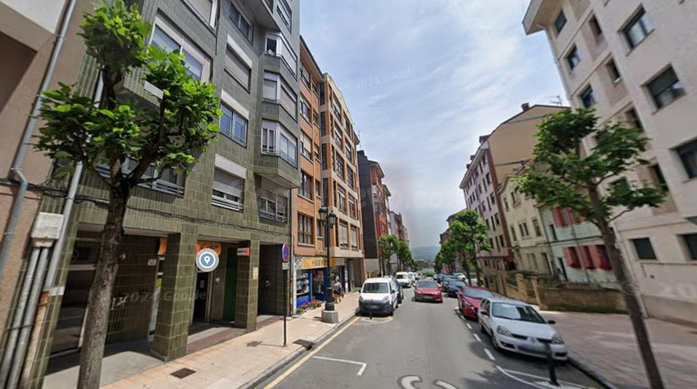 Se vende piso OKUPADO en Calle Ricardo Montes 28 de Oviedo,  - foto 2