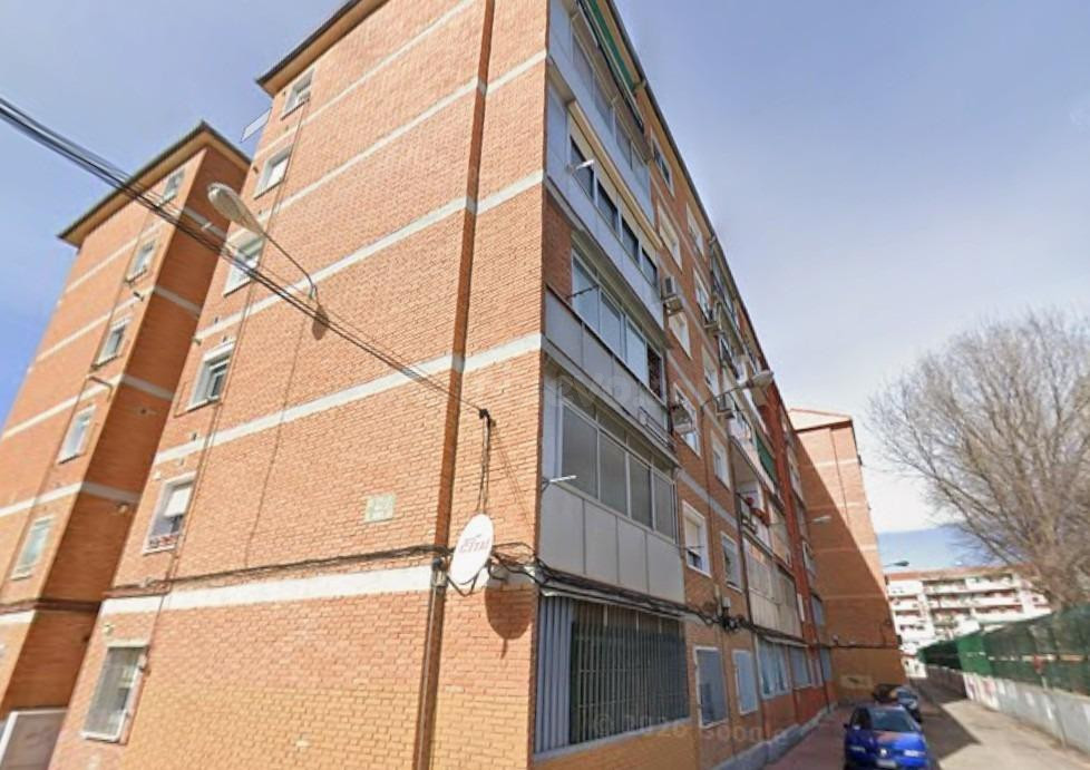 Se vende piso OKUPADO en Calle Marqués de Mondéjar 4 de Alca - foto 2