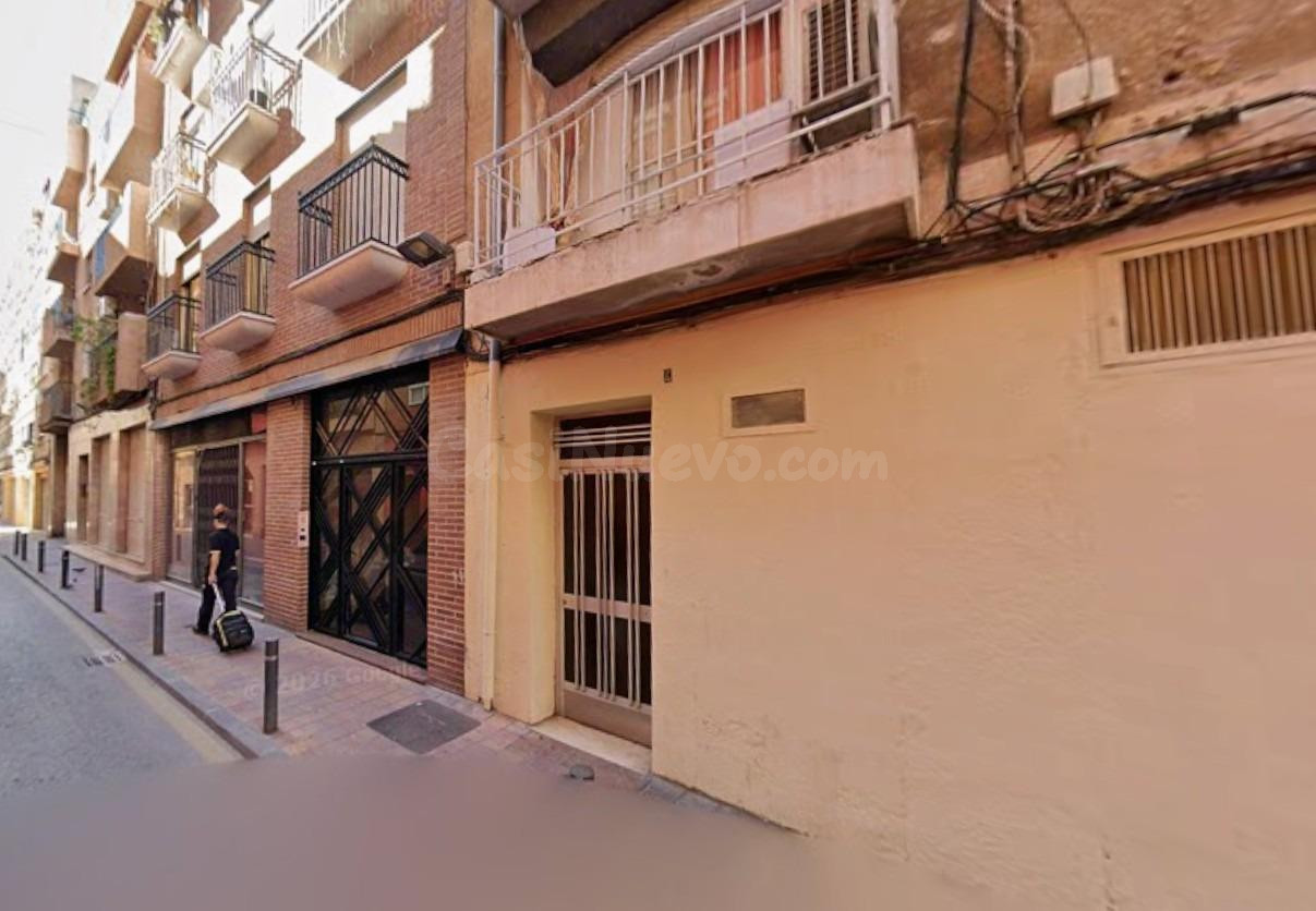 Se vende piso OKUPADO en Calle Almenara 4 de Murcia, Murcia.