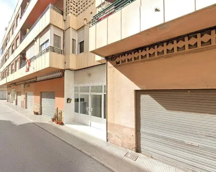 Se vende piso OKUPADO en Calle Goya 5 de Bigastro, Alicante.