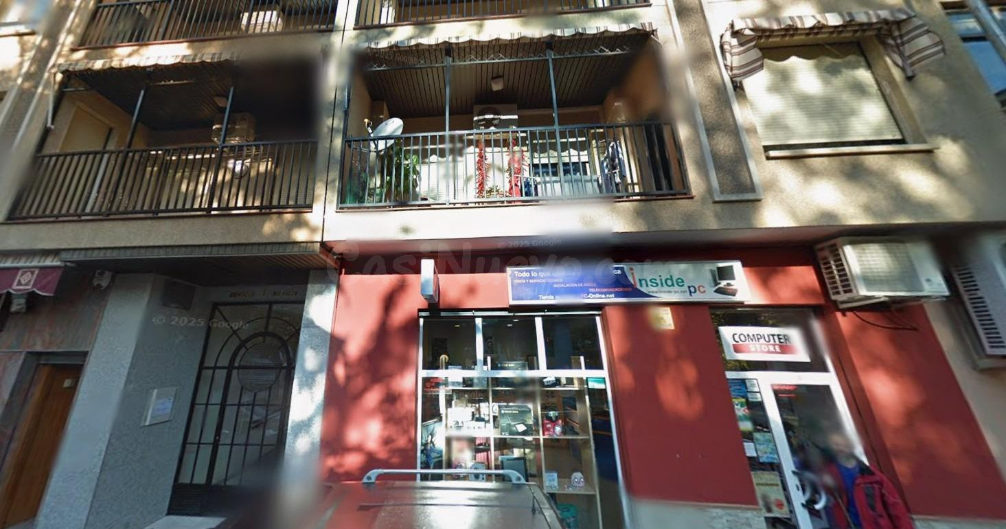 Se vende local comercial OKUPA en Calle Moraima 3 de Guadix, - foto 3