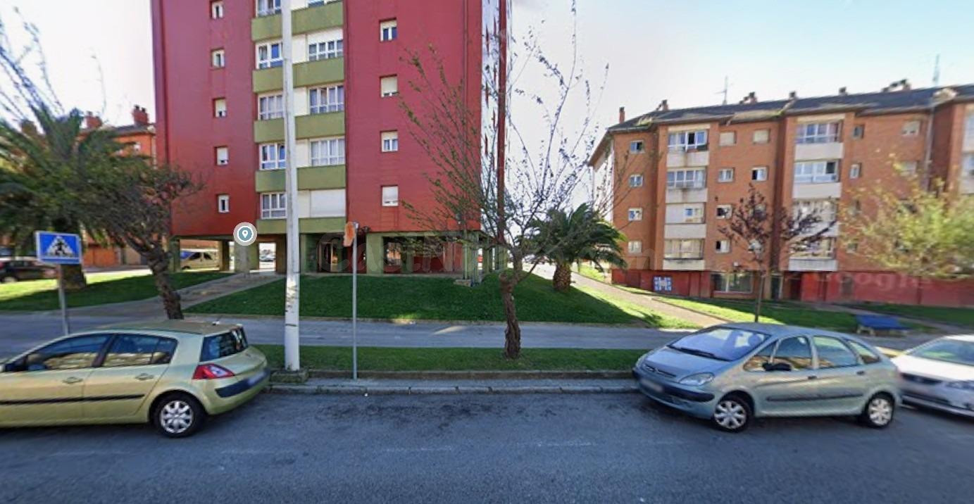 Se vende piso OKUPADO en Avenida Cardenal Herrera Oria 61 de - foto 3