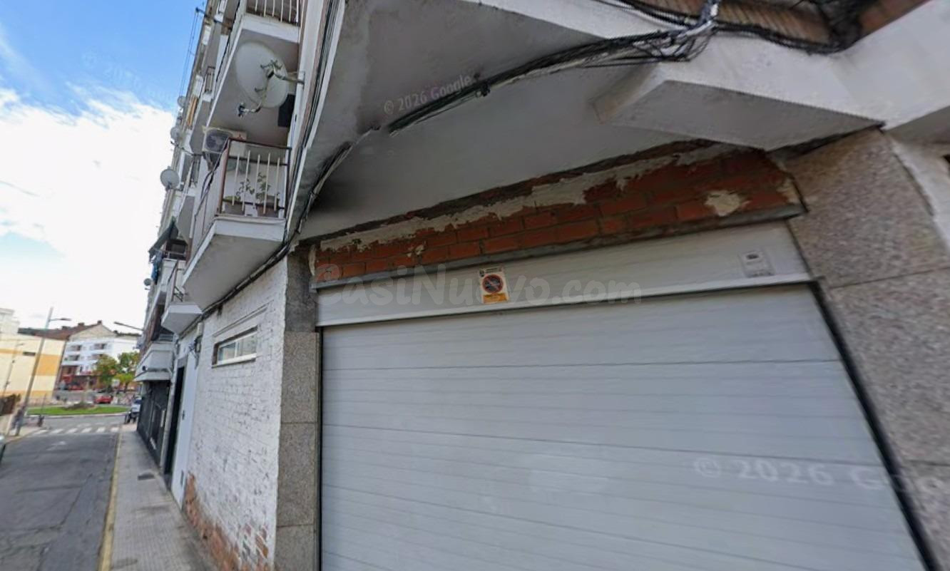 Se vende piso OKUPADO en Calle Azahar 1 de Navalmoral de la Mata, Cáceres.