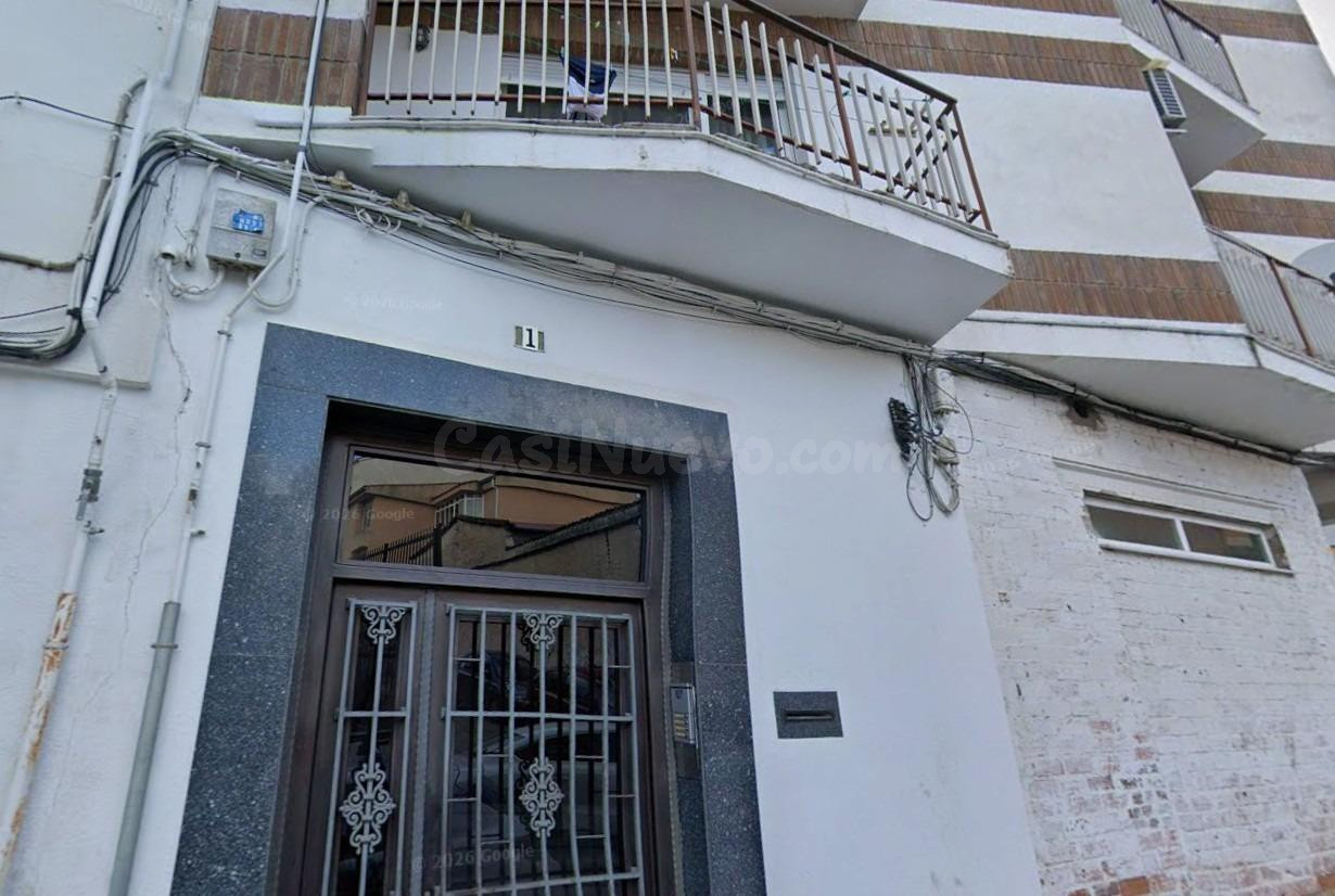 Se vende piso OKUPADO en Calle Azahar 1 de Navalmoral de la  - foto 3