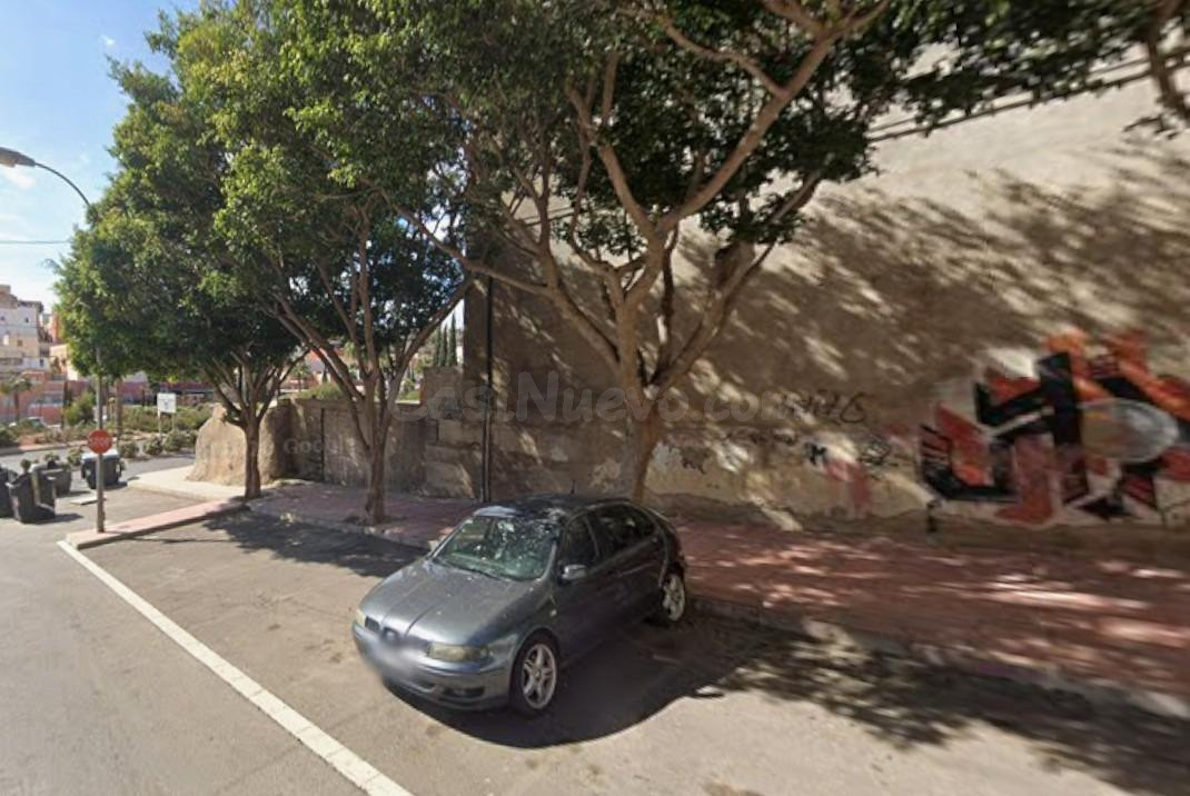 Se vende piso OKUPADO en Calle Damaso Alonso 44 de Almería,  - foto 2