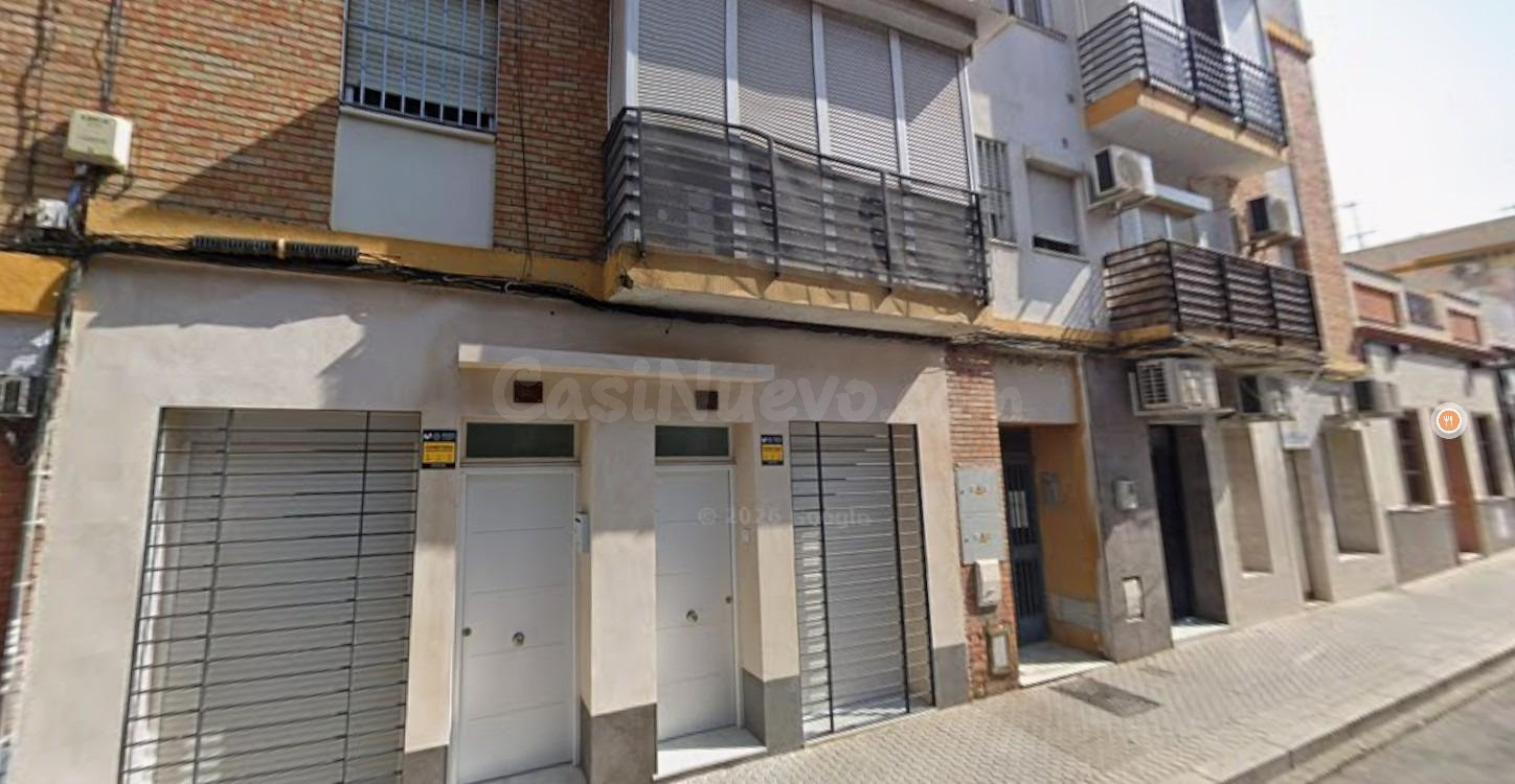 Se vende piso OKUPADO en Rúa Soria 18 de Sevilla, Sevilla.