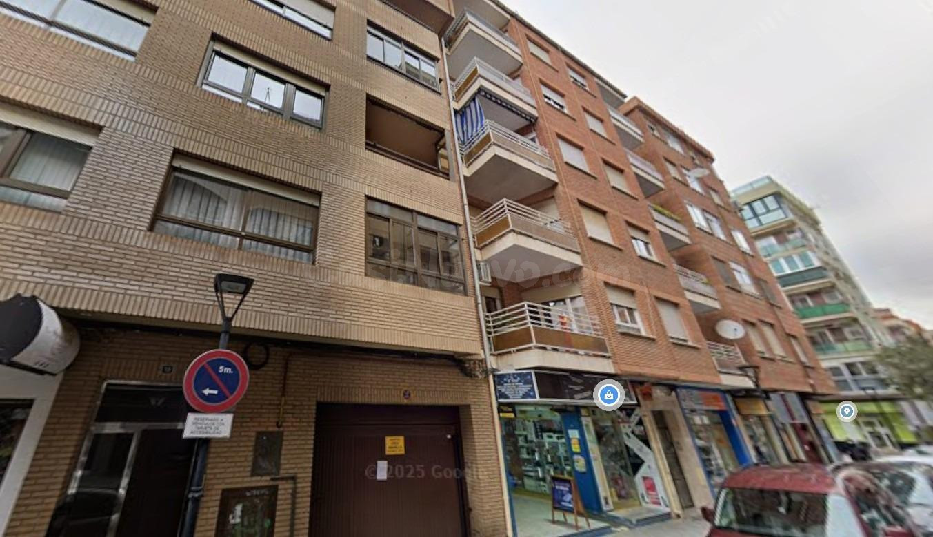 Se vende piso OKUPADO en Calle Río Rosas 16 de Albacete, Alb