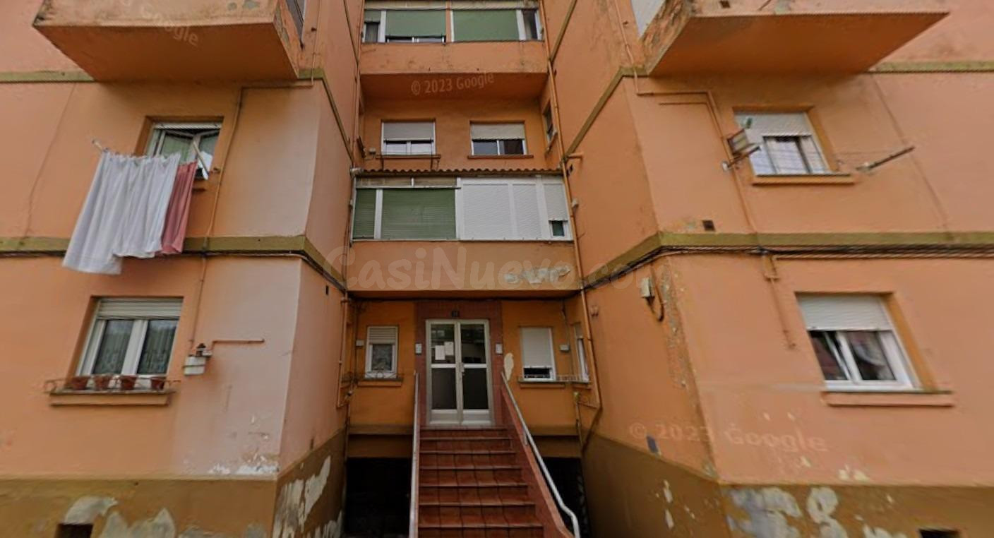 Se vende piso OKUPADO en Calle Río Ebro 9 de Torrelavega (Ca - foto 3