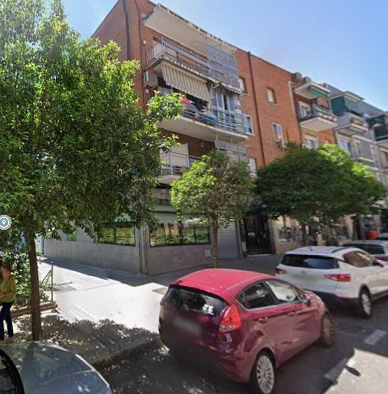 Se vende piso OKUPADO en Calle Madrid 26 de Leganés, Madrid. - foto 2