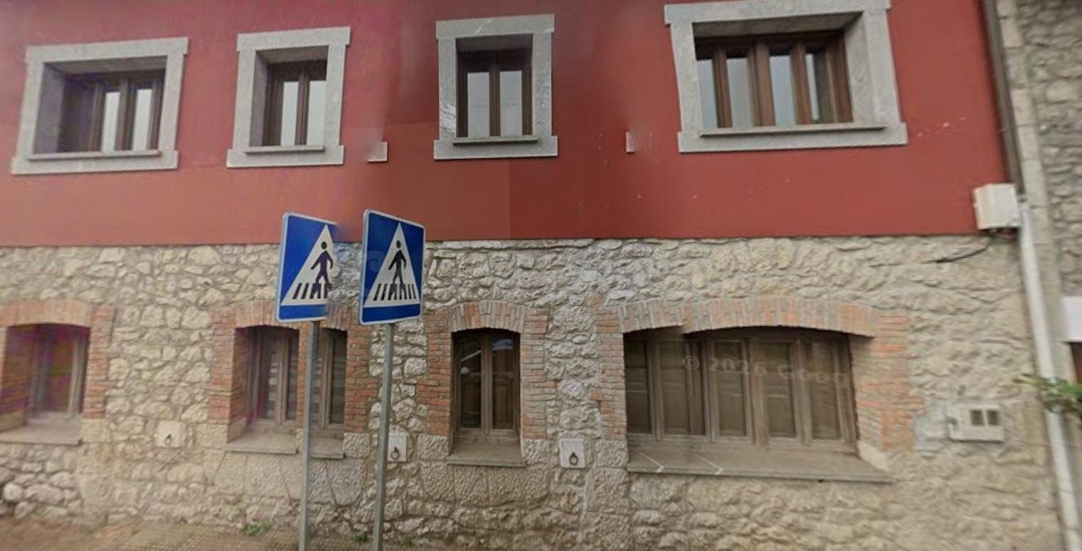 Se vende casa independiente OKUPADA en Lugar Villar 43 de On - foto 3