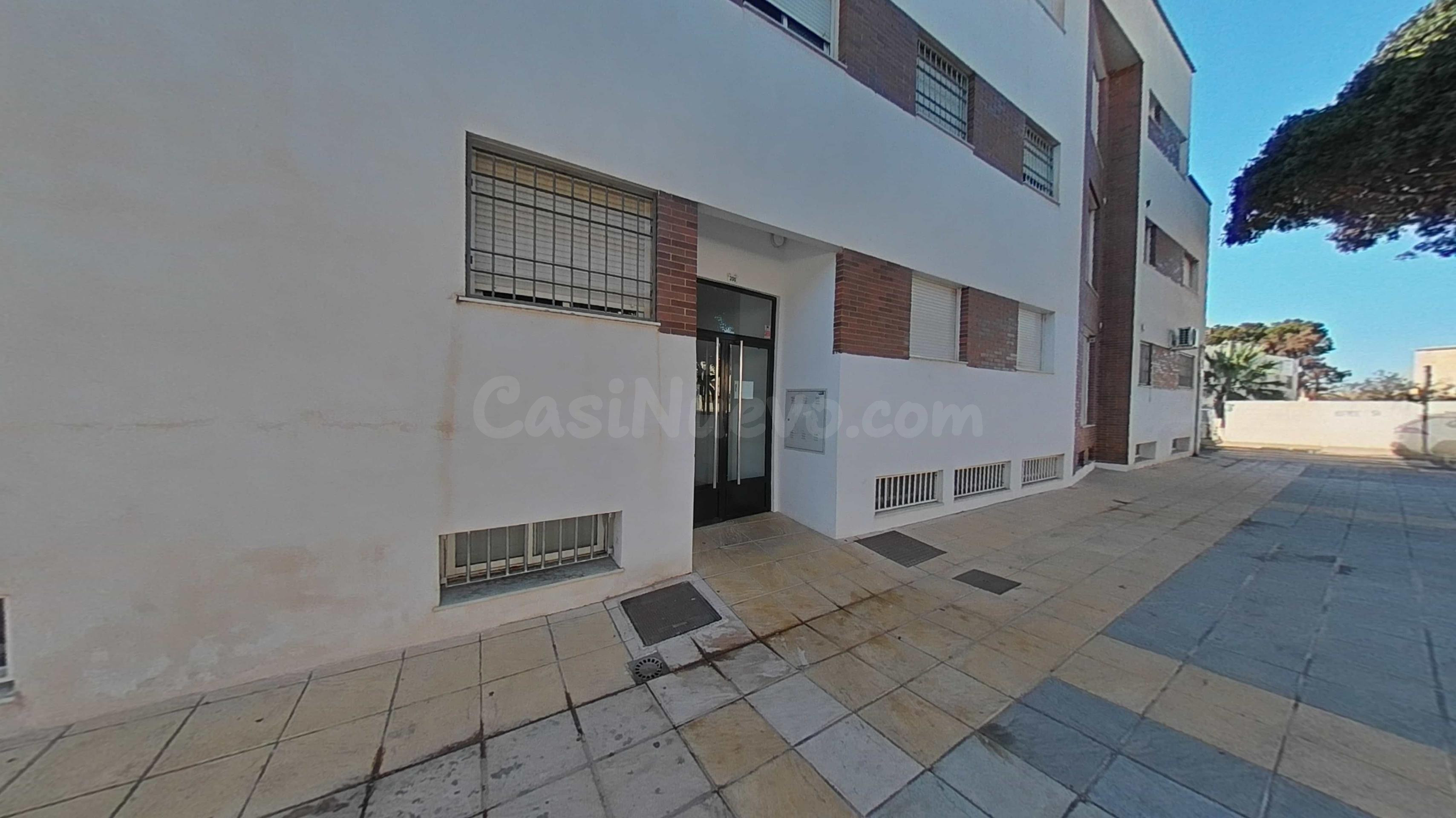 SE VENDE PISO OKUPADO EN Carretera Motores Nº 200 Roquetas de Mar (Almería)