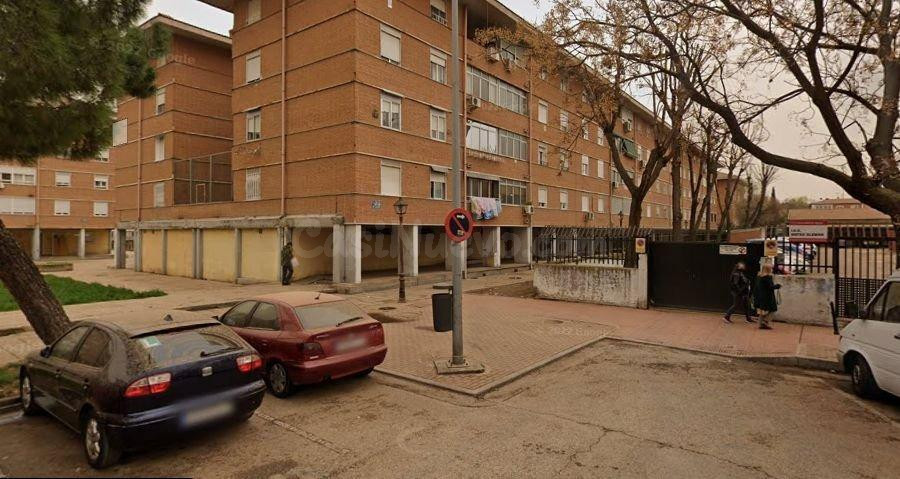 SE VENDE PISO OKUPADO en Calle Bartolome De Castro Nº 17 Alcalá de Henares (Madrid)