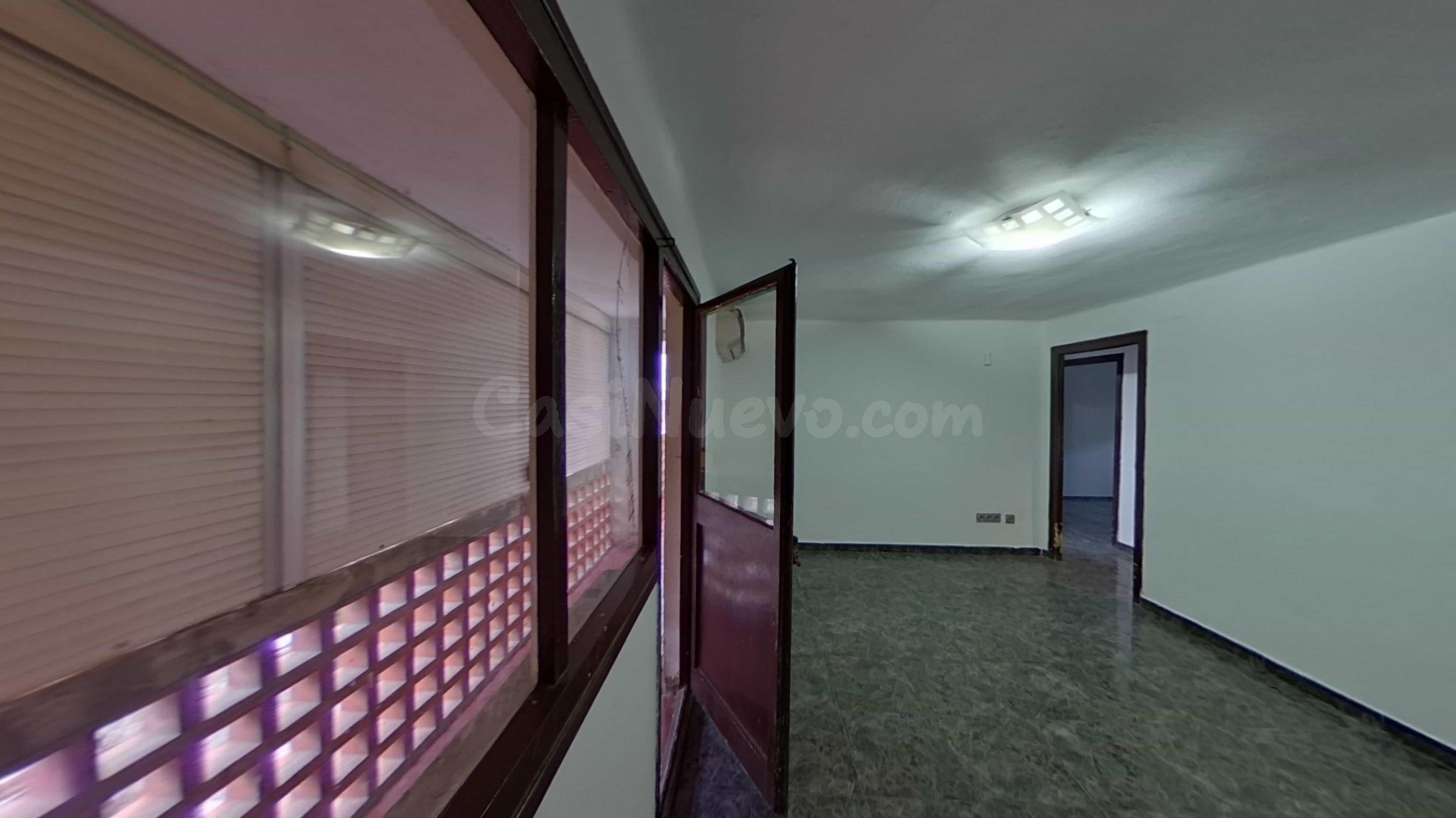 SE VENDE PISO OKUPADO en C/ Sant Eugeni Nº 20 Hospitalet de 