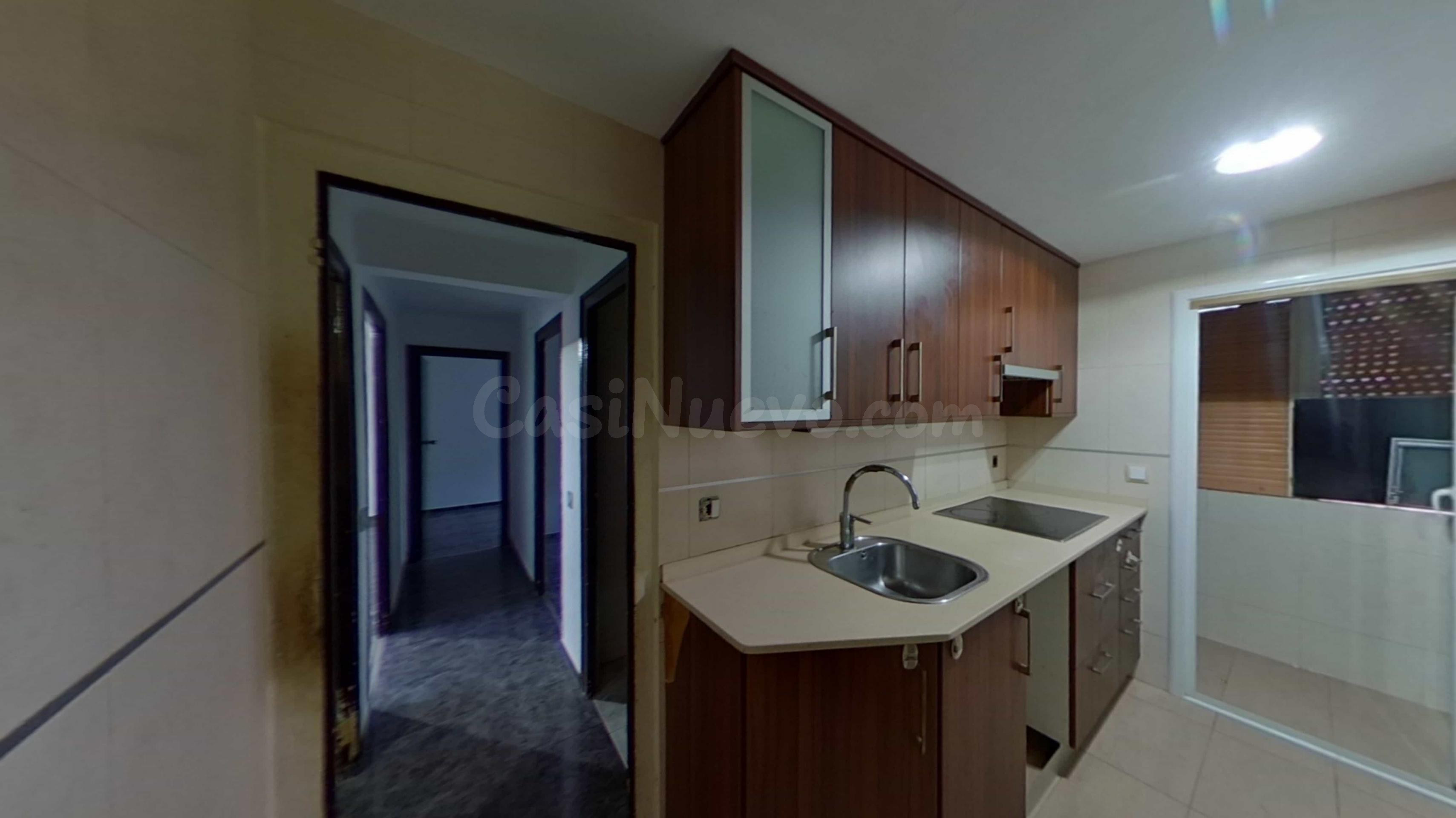 SE VENDE PISO OKUPADO en C/ Sant Eugeni Nº 20 Hospitalet de  - foto 5