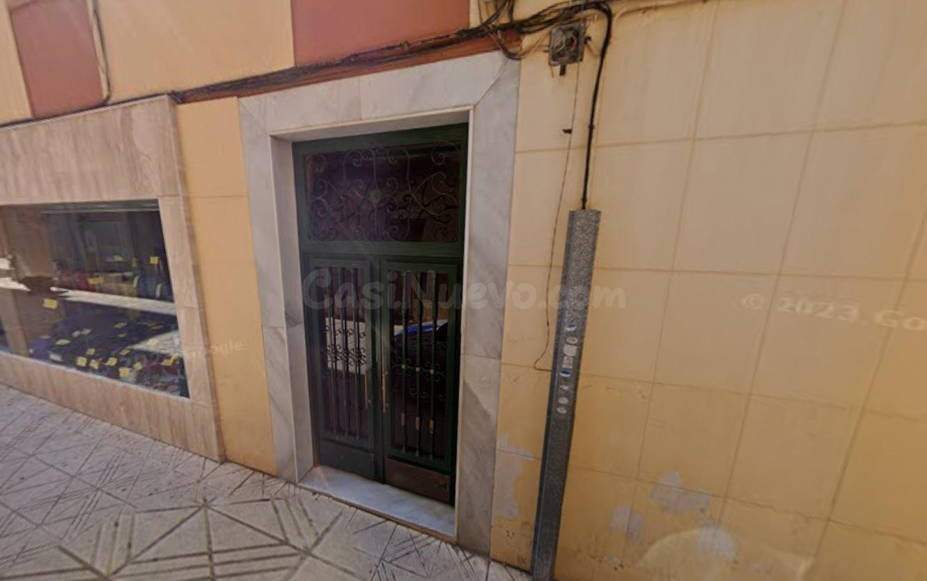 SE VENDE PISO OKUPADO en Calle Corras Nº 2 Motril (Granada) - foto 2