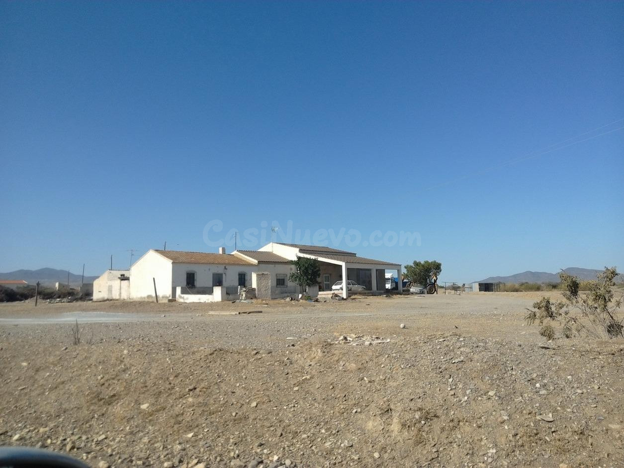 Se vende Casa OKUPADA en Paraje Cabecicos Los POL 56, PARC 207 Huércal-Overa, (Almería).
