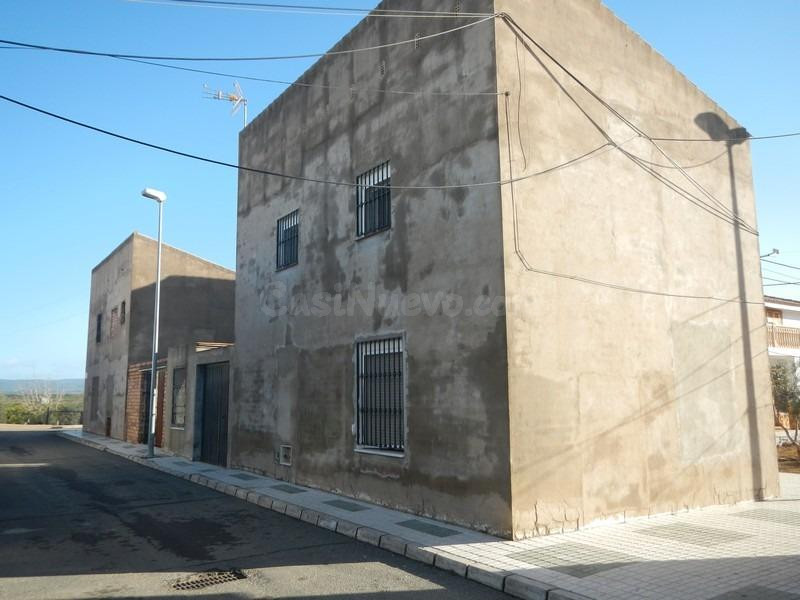 Se vende Casa Adosada OKUPADA en San Jose Obrero 1 Alcalá de - foto 2