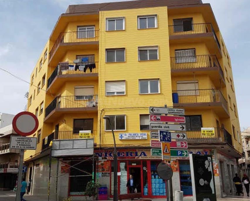 SE VENDE PISO OKUPADO EN Calle San José Nº 11 Roquetas de Mar (Almería)