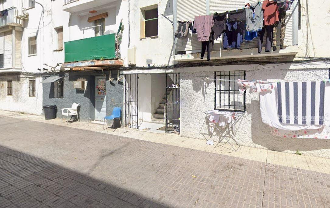 SE VENDE PISO OKUPADO EN C/ Venezuela Nº 4 San Juan de Aznal - foto 3
