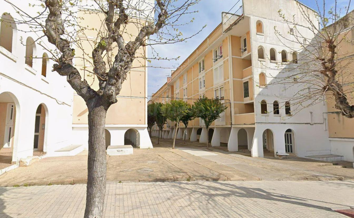 SE VENDE PISO OKUPADO EN Plaza Juan Ramon Jimenez 12 Nº 12 C