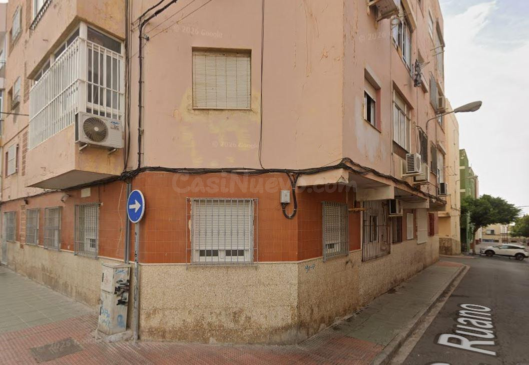 SE VENDE PISO OKUPADO en C/ JUAN GOYTISOLO 43 ALMERIA (ALMER - foto 4