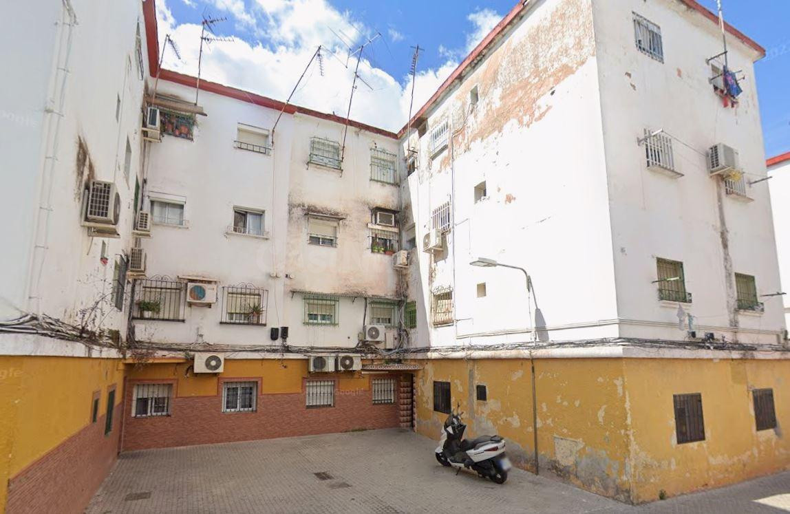 SE VENDE PISO OKUPADO en C/ CANDELAS 11 SEVILLA (SEVILLA)