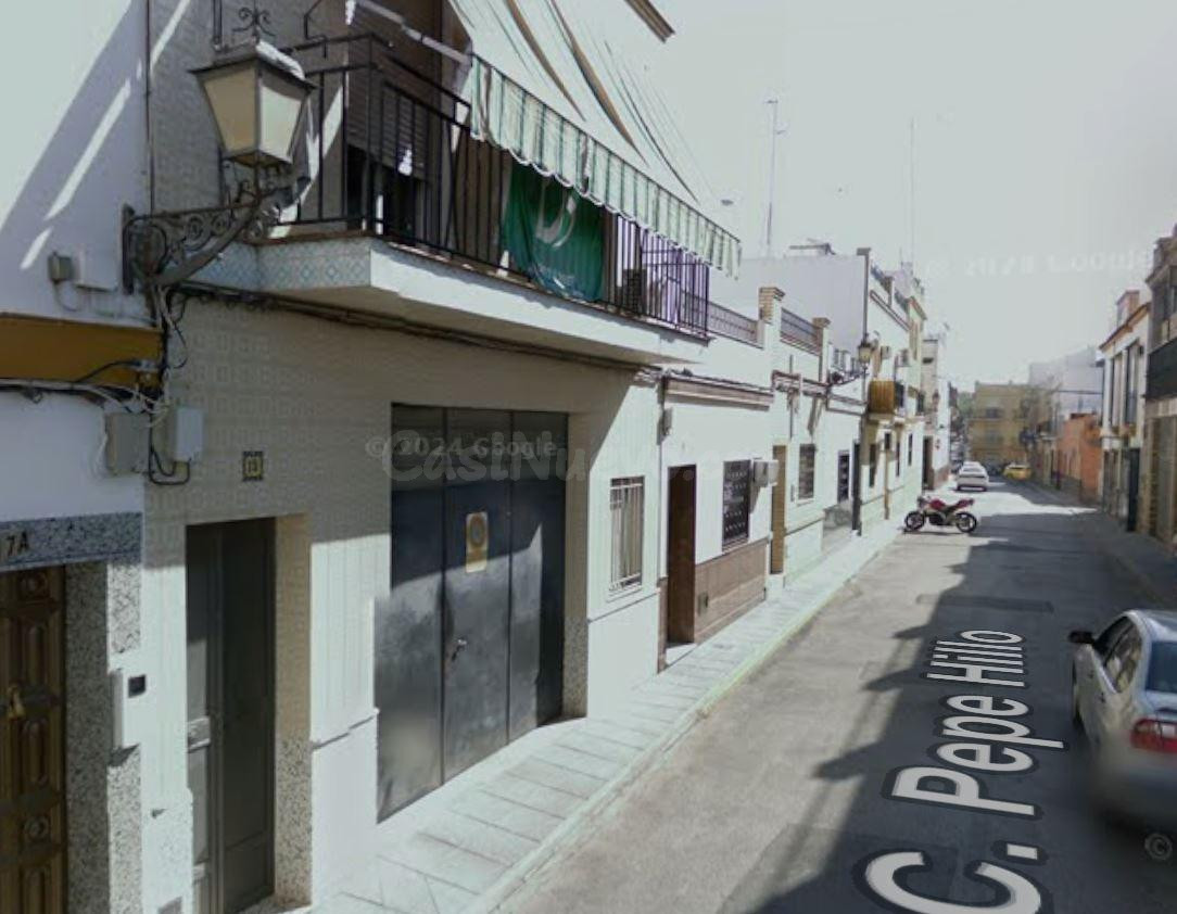 SE VENDE CASA ADOSADA OKUPADA en C/ Pepe Hillo Nº 19 Coria del Río (Sevilla)