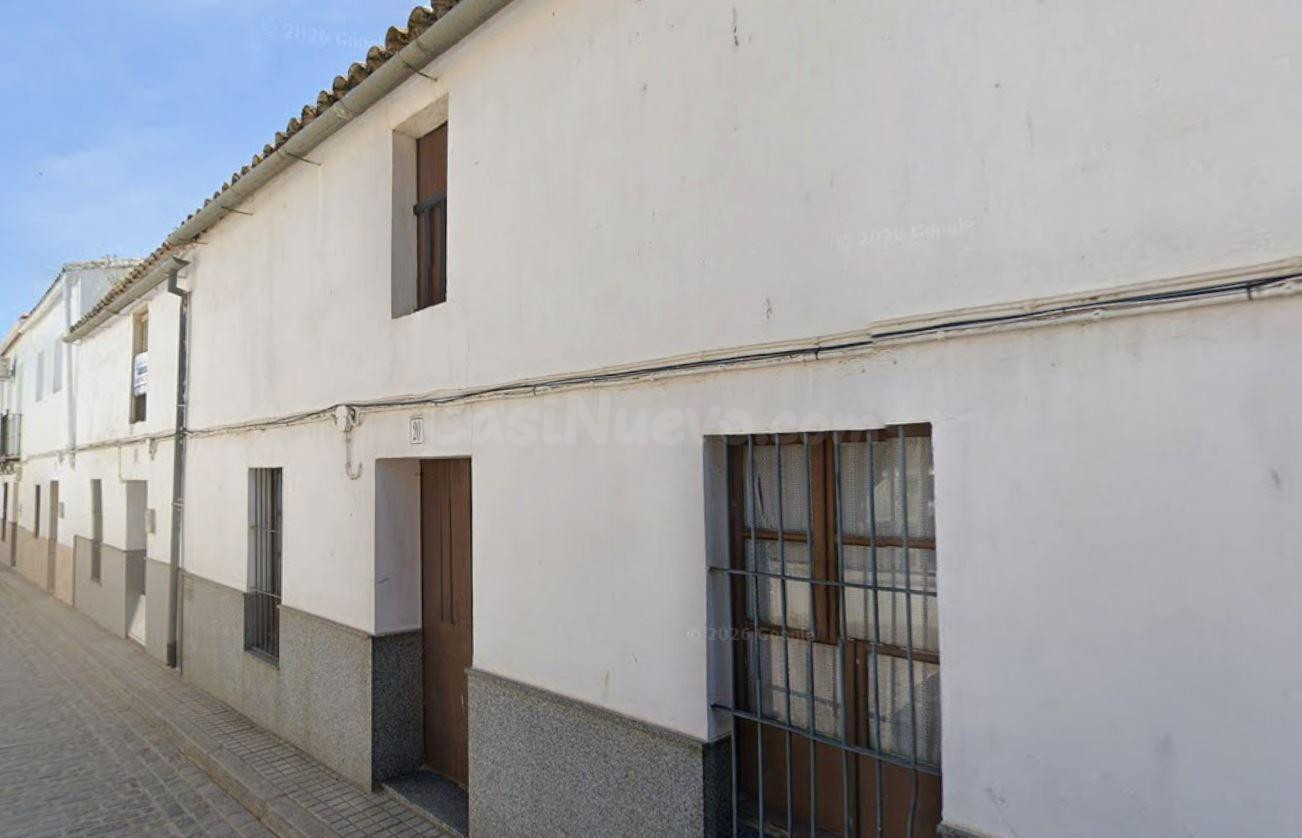 SE VENDE CASA ADOSADA OKUPADA EN AV CONSTITUCION (LA) 20 GUADALCANAL (SEVILLA)