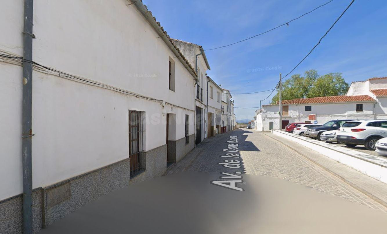SE VENDE CASA ADOSADA OKUPADA EN AV CONSTITUCION (LA) 20 GUA - foto 2