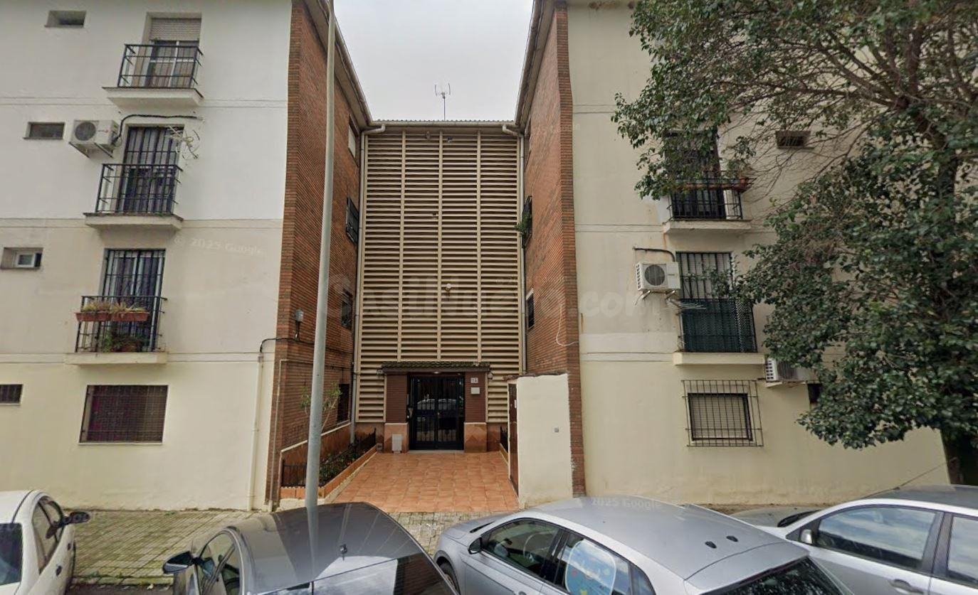 SE VENDE PISO OKUPADO en Avenida Mirasierra (De) Nº 15 Córdo - foto 2