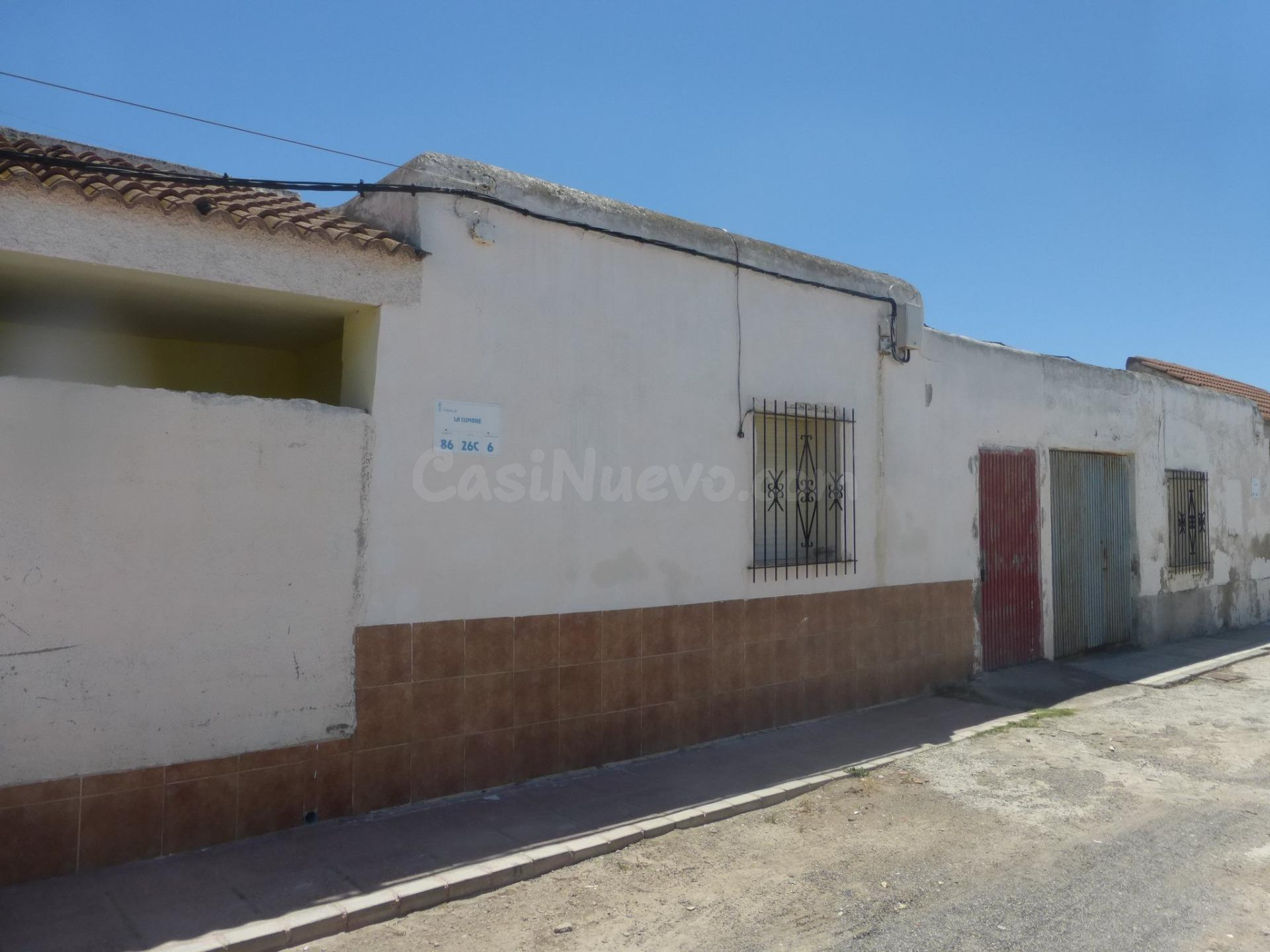 SE VENDE CASA ADOSADA OKUPADA en DS CUMBRE (LA) 87, EL EJIDO - foto 3
