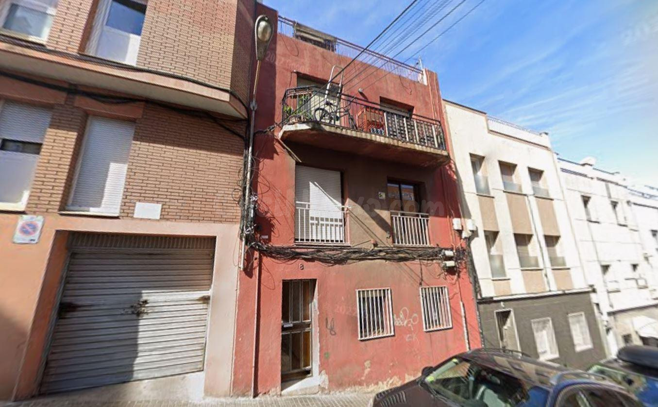 SE VENDE PISO OKUPADO en C/ Vic Nº 8 Badalona (Barcelona) - foto 2