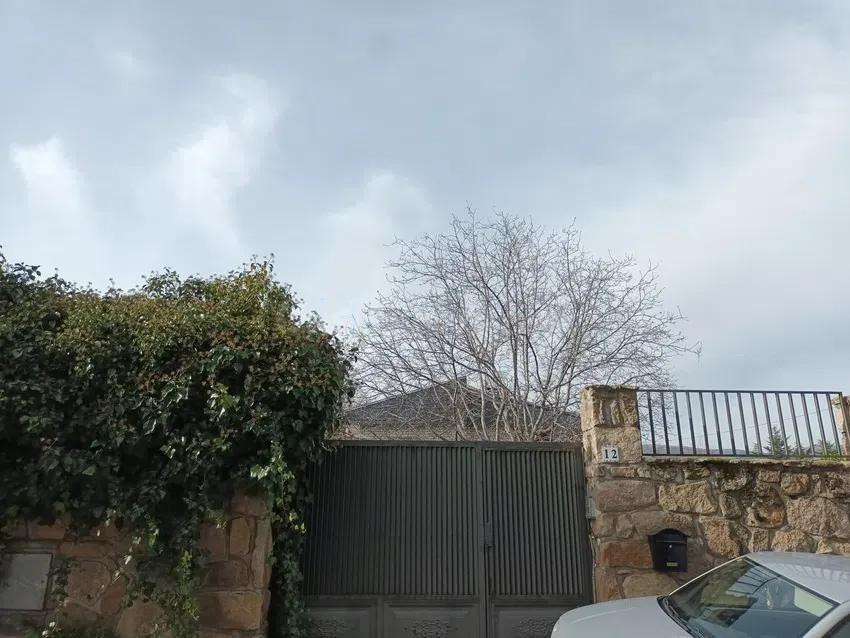 SE VENDE CASA OKUPADA en Calle Cerrillo Nº 12 Becerril de la - foto 2