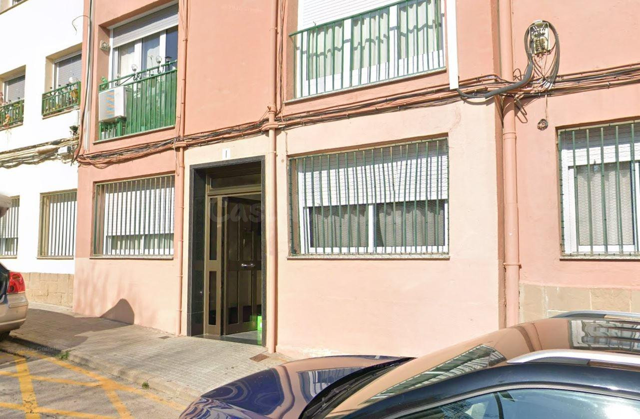 SE VENDE PISO OKUPADO en Avenida Can Boada Del Pi, De Nº 1 Terrassa (Barcelona)