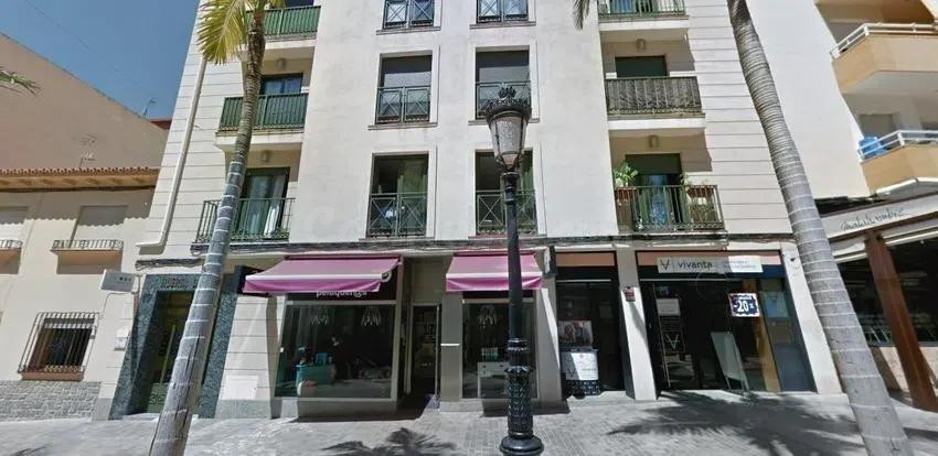 SE VENDE LOCAL OKUPADO en AV BLAS INFANTE, BENALMADENA (MÁLAGA)